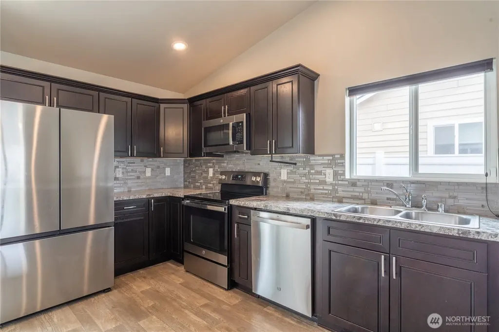 322 W 6th Street Warden WA 98857