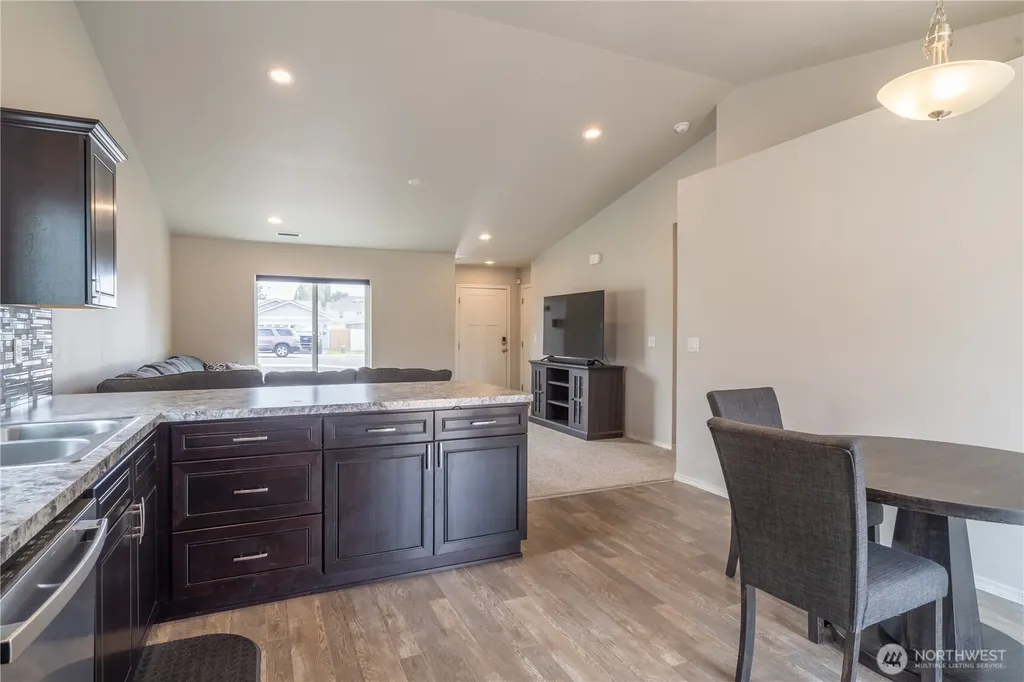 322 W 6th Street Warden WA 98857