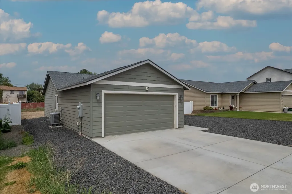 322 W 6th Street Warden WA 98857