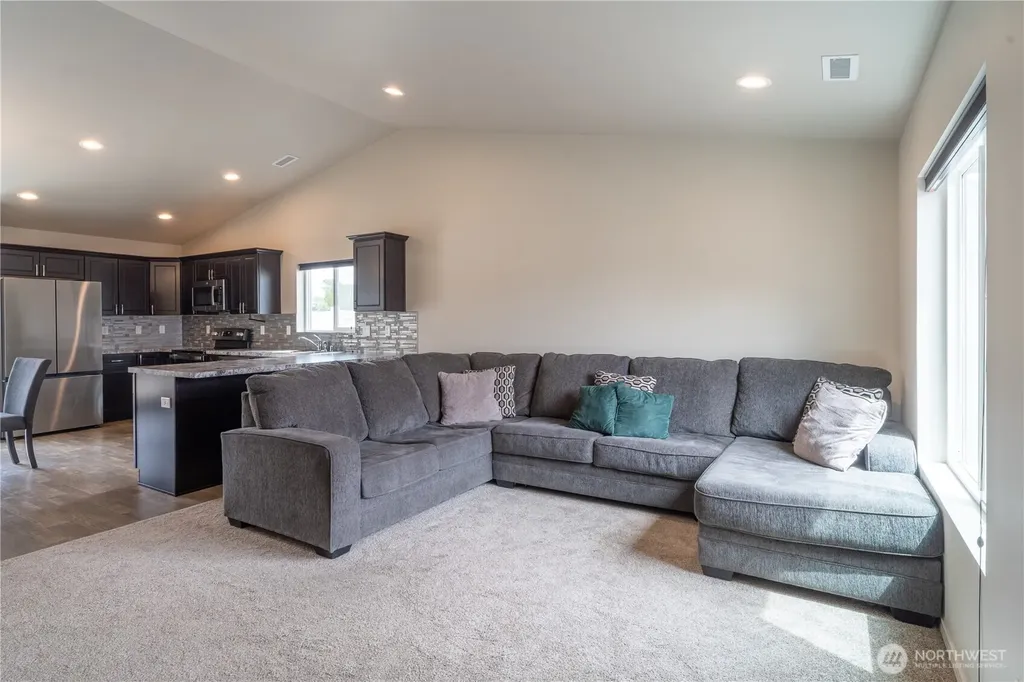 322 W 6th Street Warden WA 98857