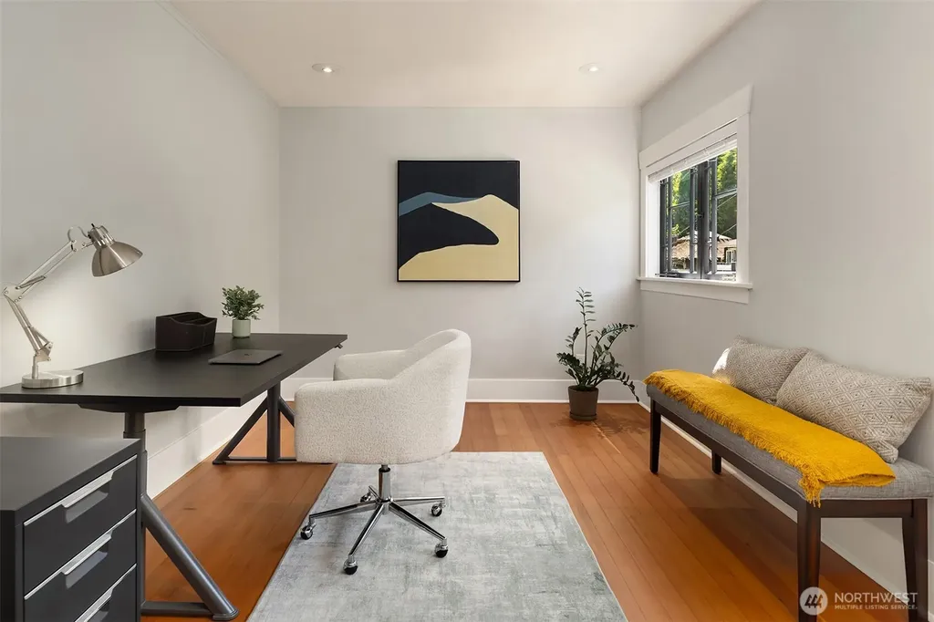 618 37th Avenue Seattle WA 98122