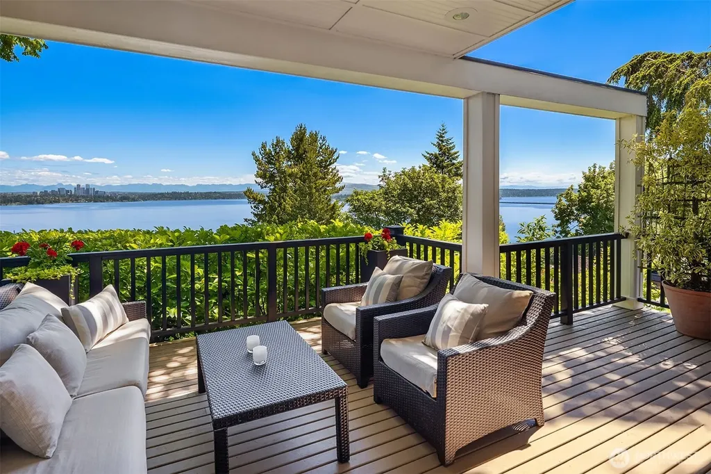 618 37th Avenue Seattle WA 98122