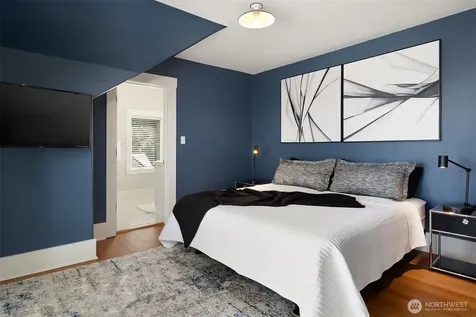 618 37th Avenue Seattle WA 98122