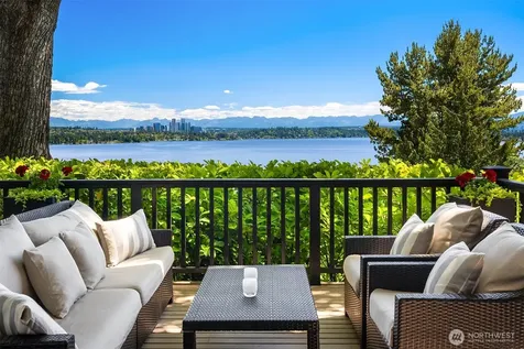 618 37th Avenue Seattle WA 98122