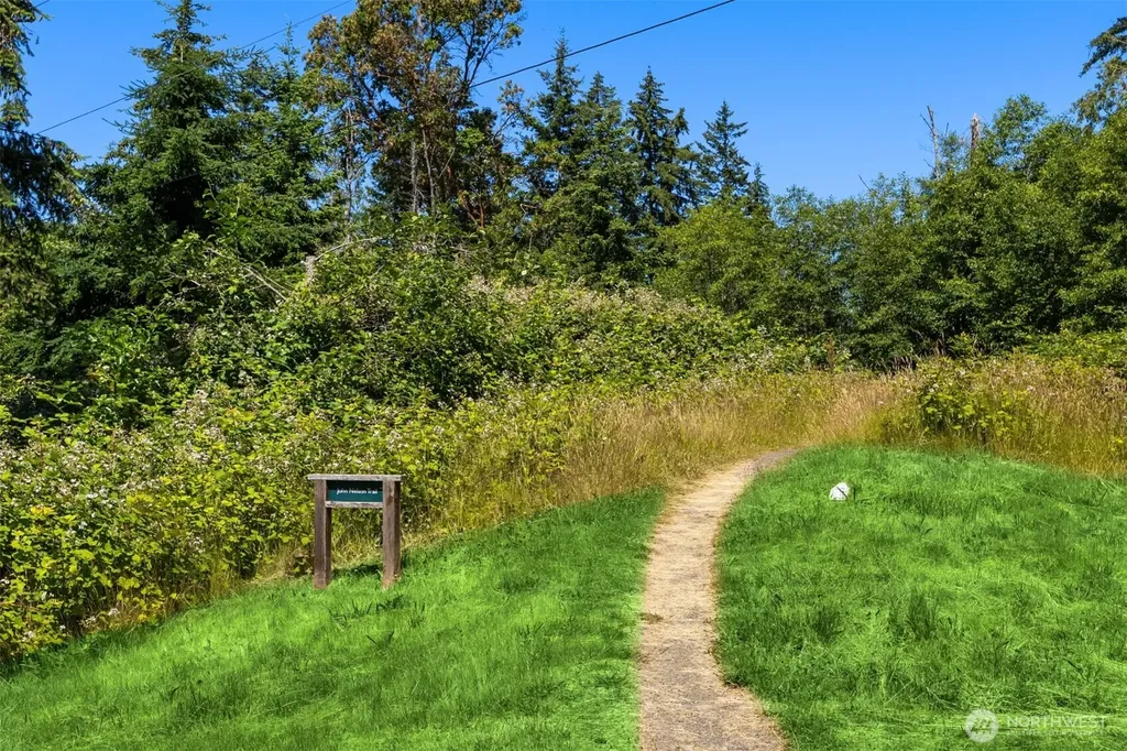 620 NE Vineyard Lane Bainbridge Island WA 98110