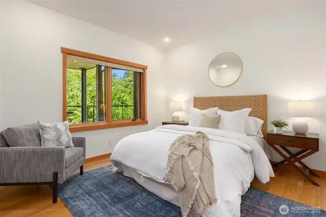 620 NE Vineyard Lane Bainbridge Island WA 98110