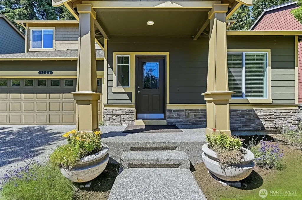 7624 NE 201st Place Kenmore WA 98028