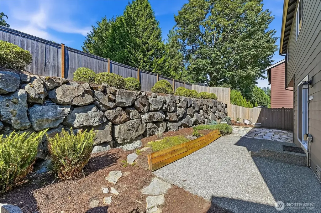 7624 NE 201st Place Kenmore WA 98028