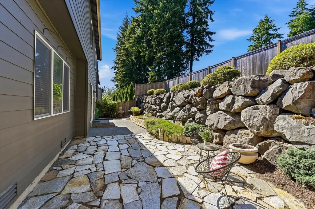 7624 NE 201st Place Kenmore WA 98028
