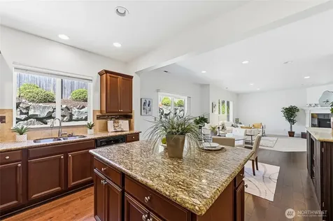 7624 NE 201st Place Kenmore WA 98028
