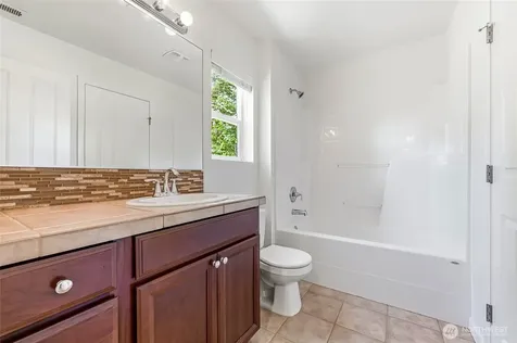 7624 NE 201st Place Kenmore WA 98028