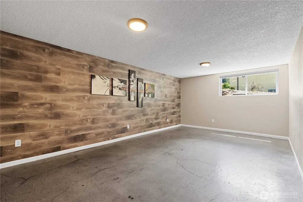 8002 55th Avenue Ct E Puyallup WA 98371