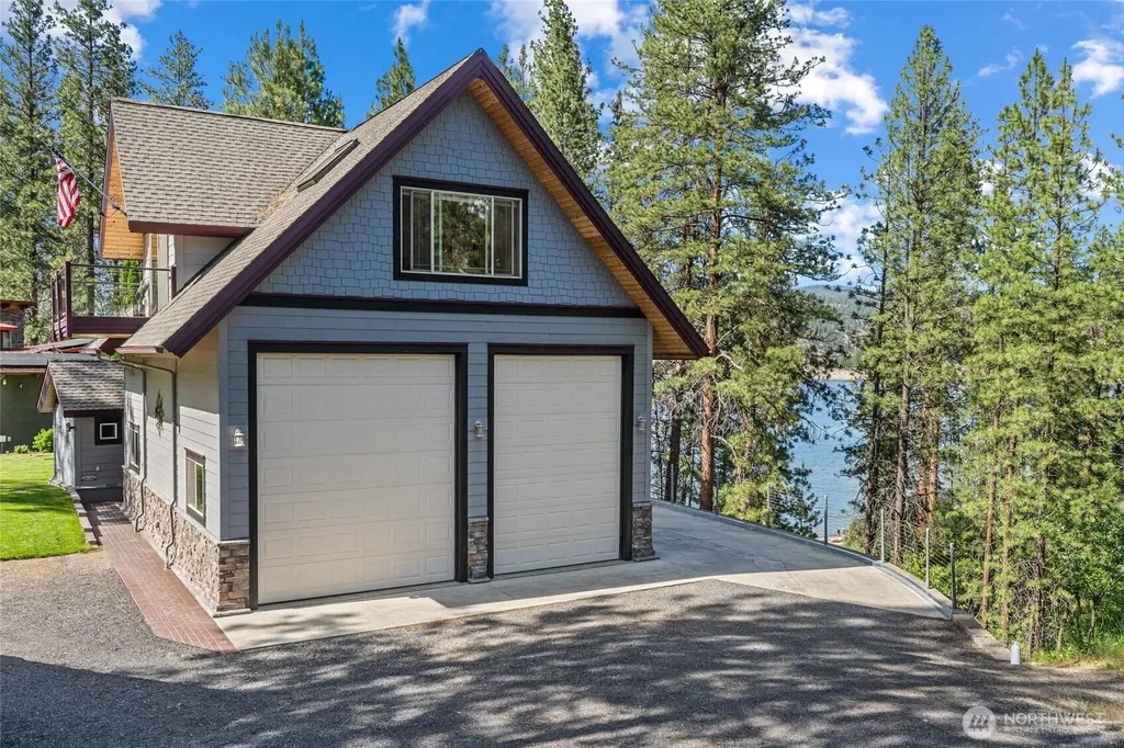 41840 Porcupine Bay Road N Davenport WA 99122
