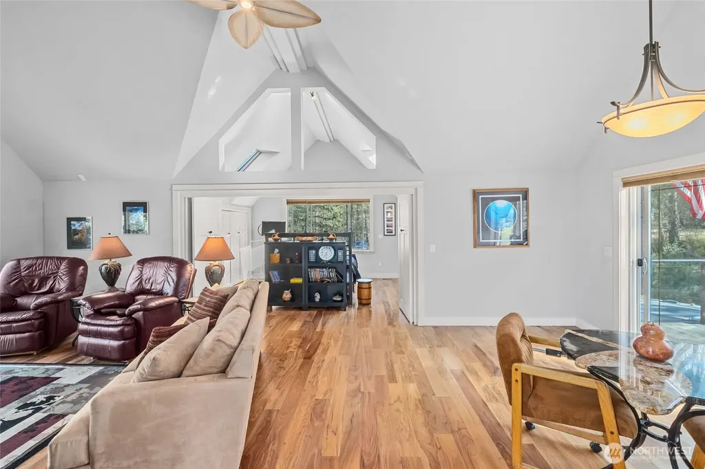 41840 Porcupine Bay Road N Davenport WA 99122