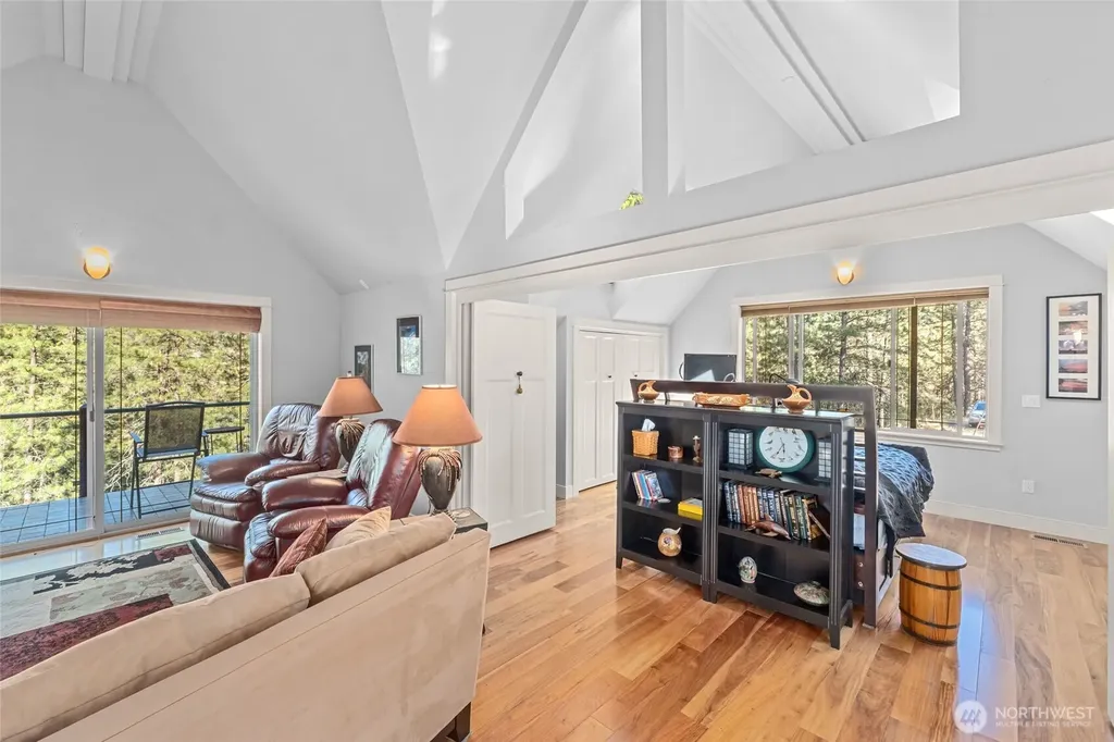 41840 Porcupine Bay Road N Davenport WA 99122