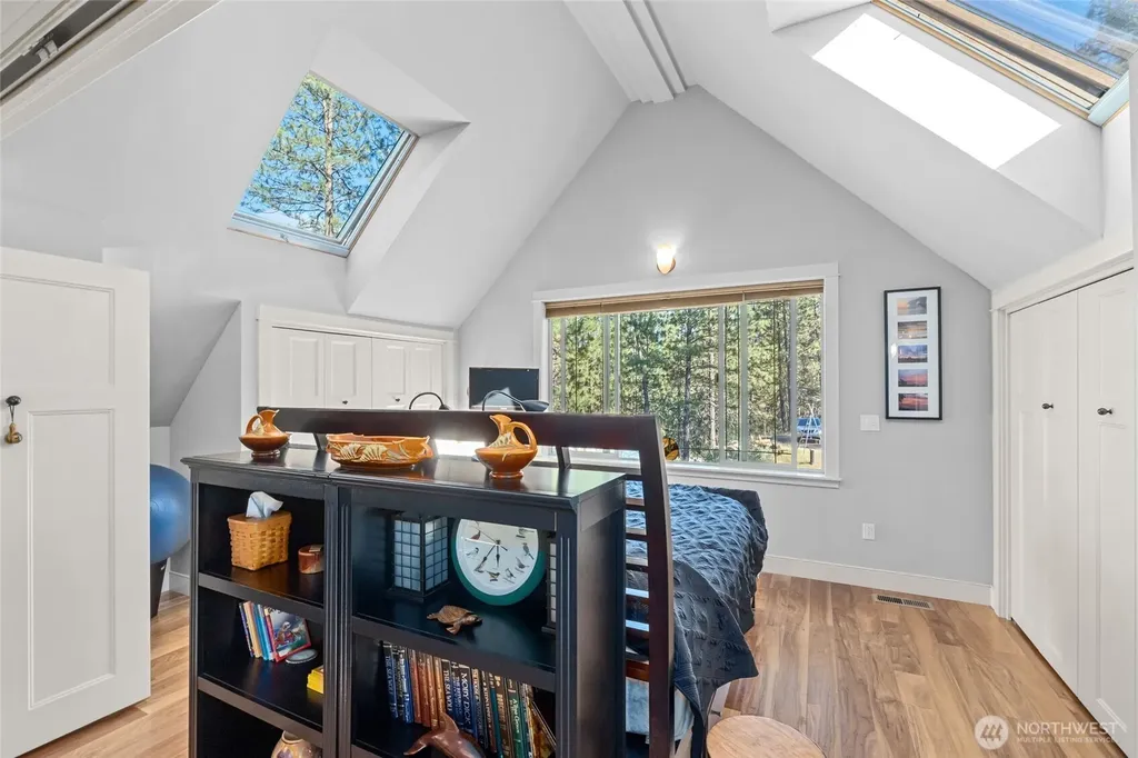 41840 Porcupine Bay Road N Davenport WA 99122