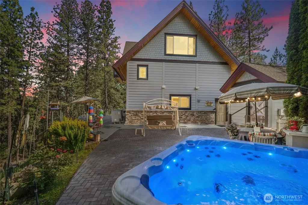 41840 Porcupine Bay Road N Davenport WA 99122