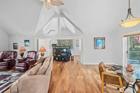 41840 Porcupine Bay Road N Davenport WA 99122
