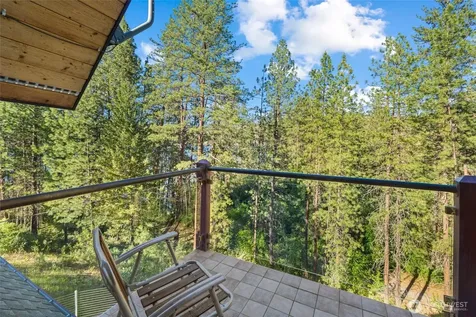 41840 Porcupine Bay Road N Davenport WA 99122
