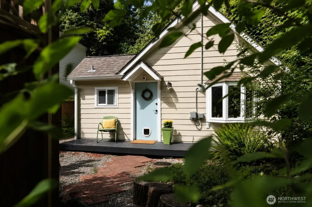 13337 25th Avenue NE Seattle WA 98125