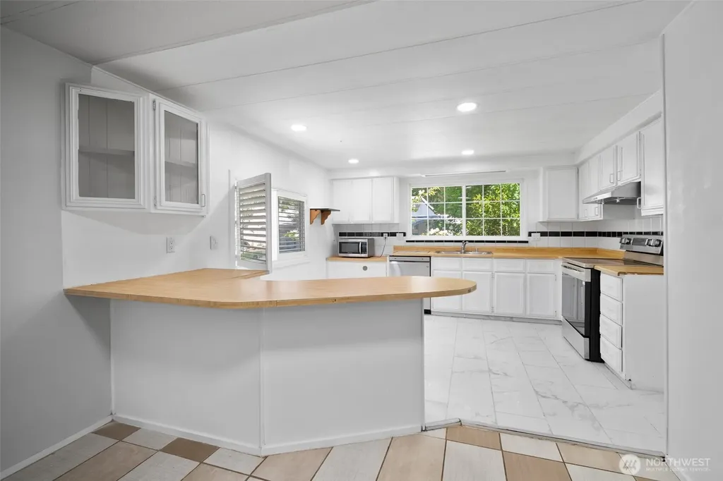 2282 Yew Street Bellingham WA 98229