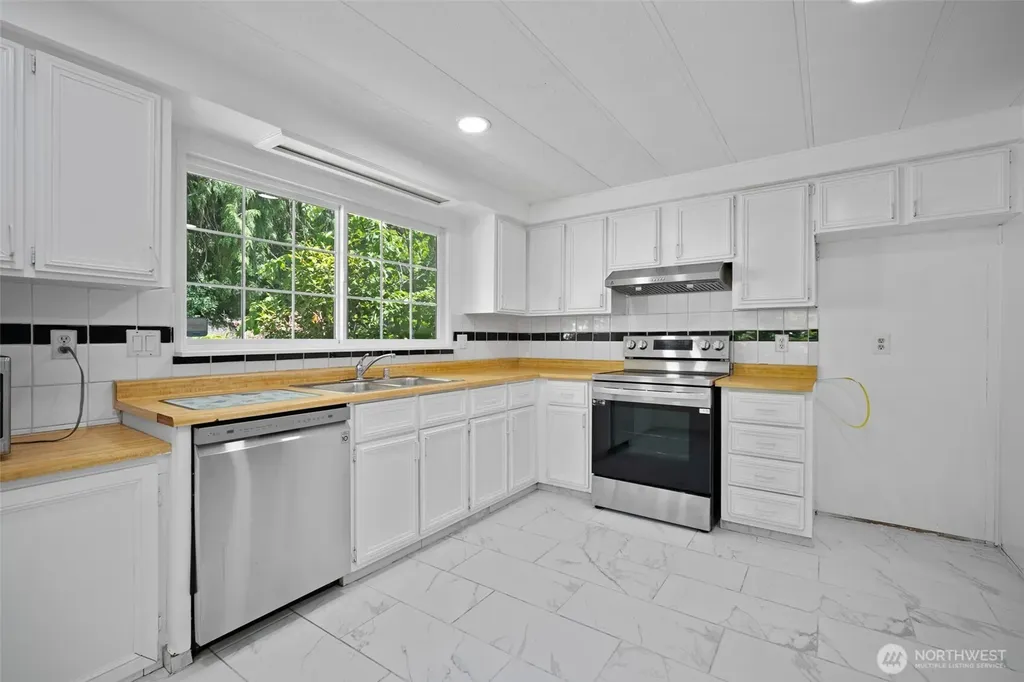2282 Yew Street Bellingham WA 98229