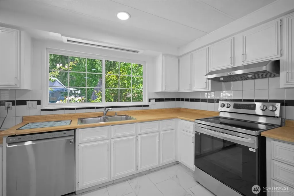 2282 Yew Street Bellingham WA 98229
