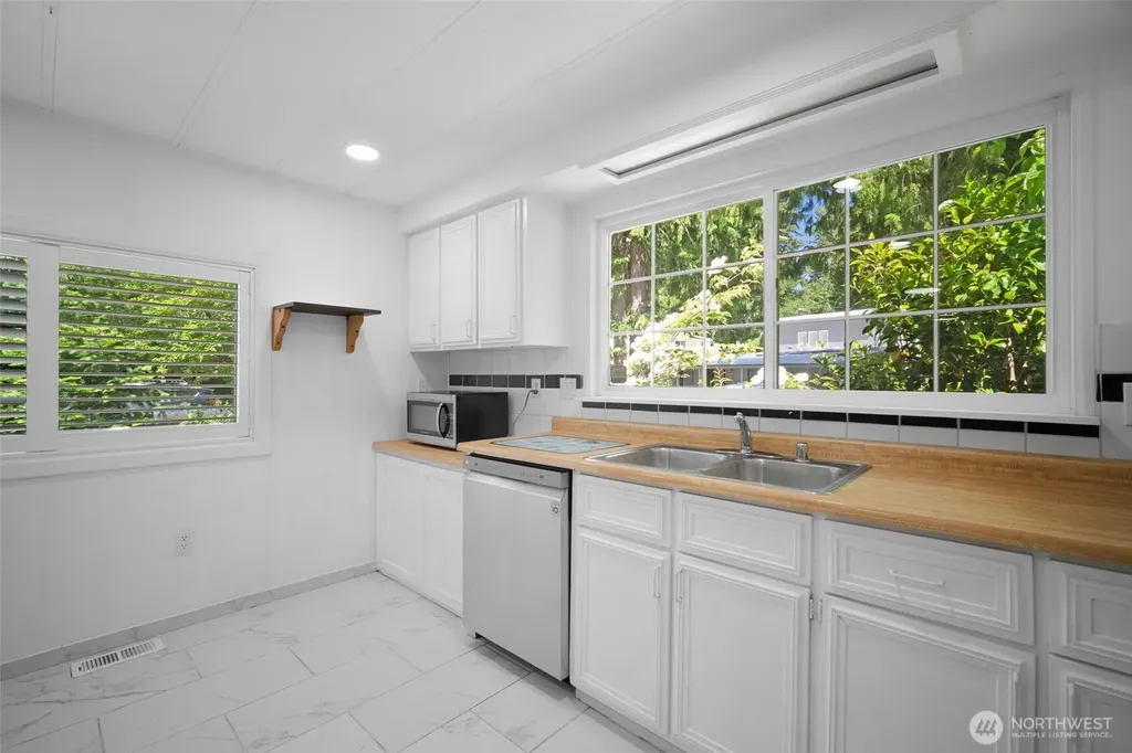 2282 Yew Street Bellingham WA 98229