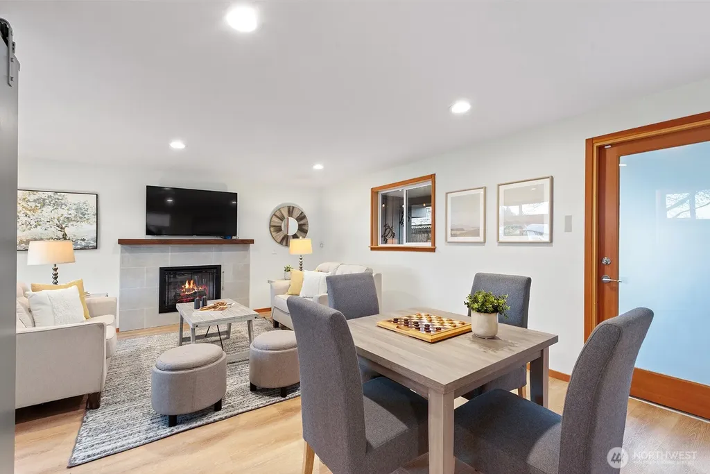 4902 NE 7th Place Renton WA 98059