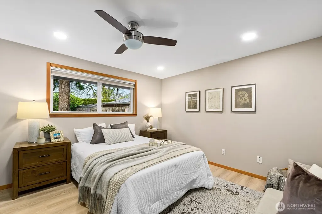 4902 NE 7th Place Renton WA 98059