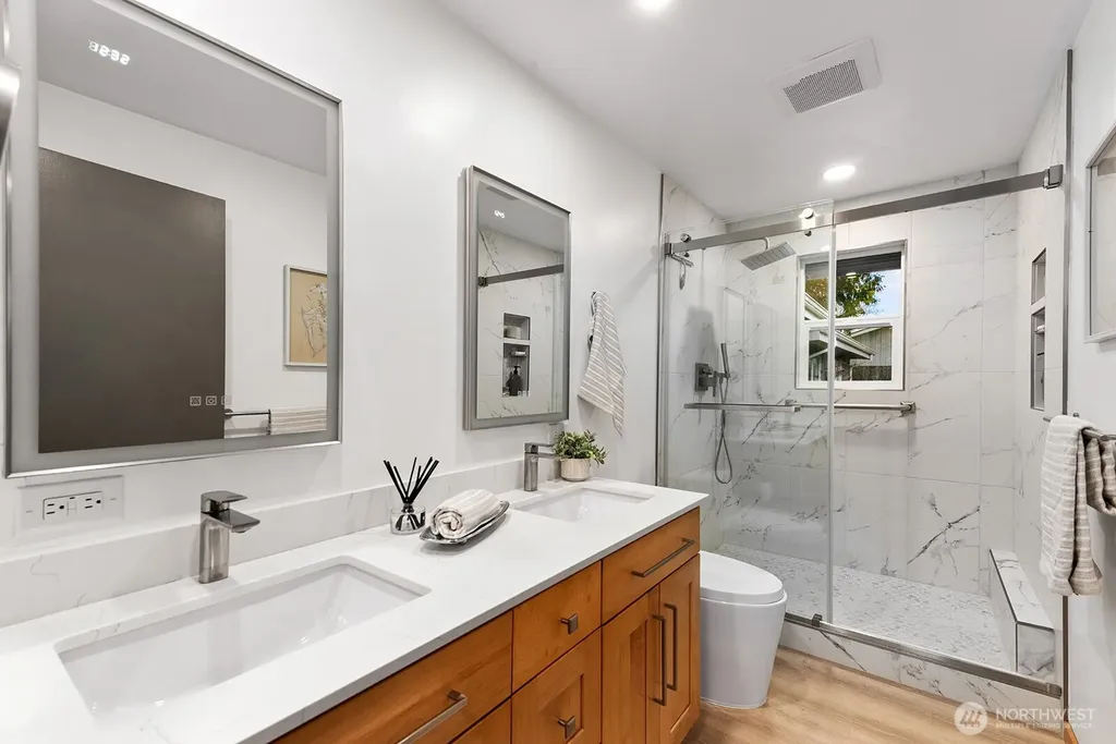 4902 NE 7th Place Renton WA 98059