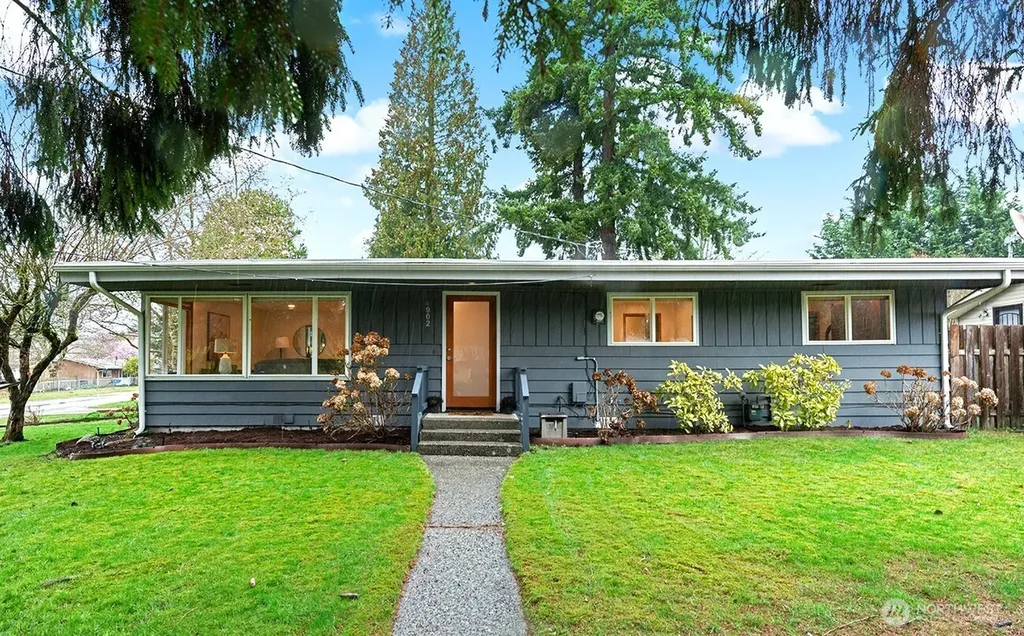 4902 NE 7th Place Renton WA 98059