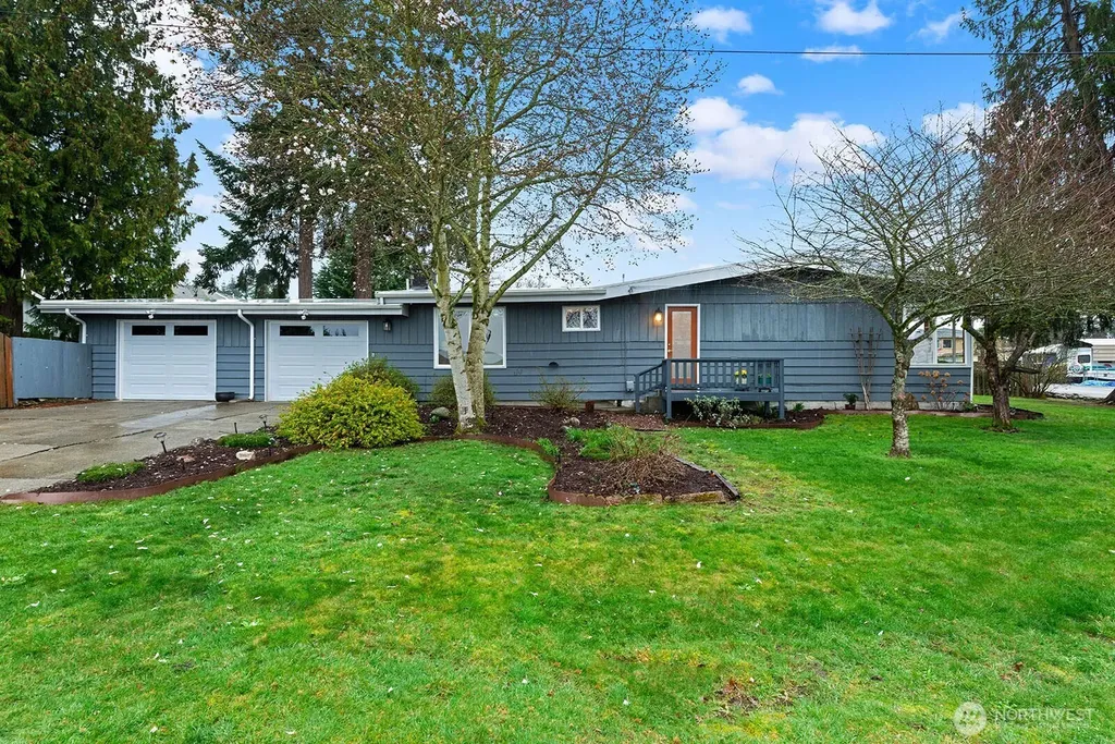 4902 NE 7th Place Renton WA 98059