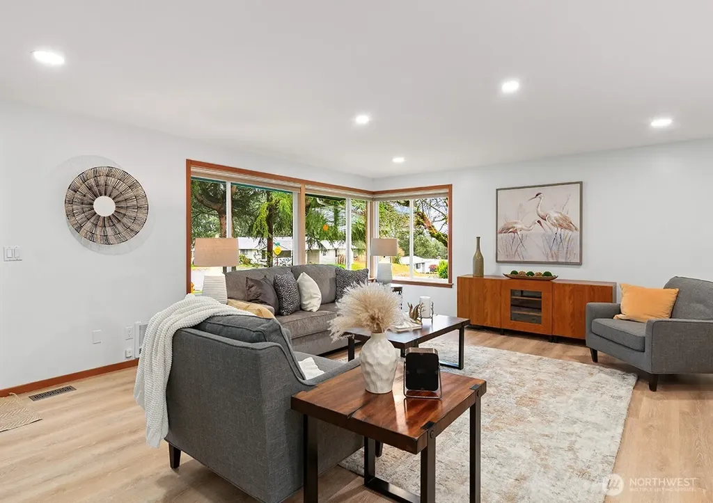 4902 NE 7th Place Renton WA 98059