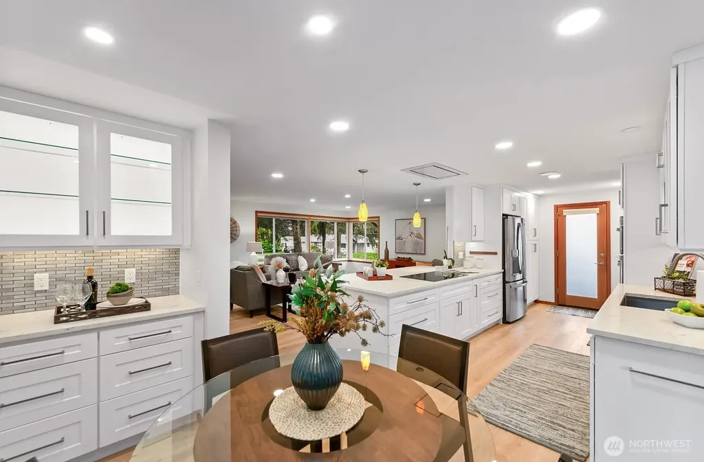 4902 NE 7th Place Renton WA 98059