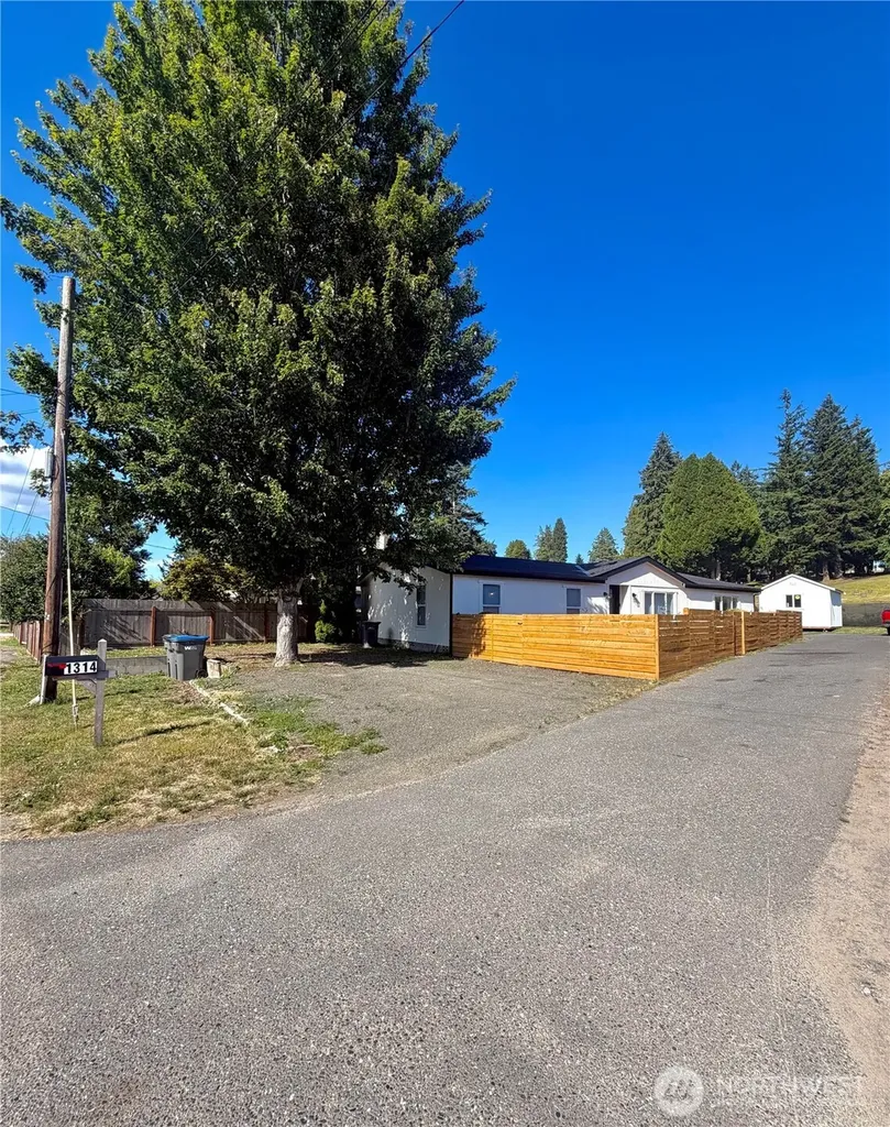 1314 Whitney Avenue Bremerton WA 98312