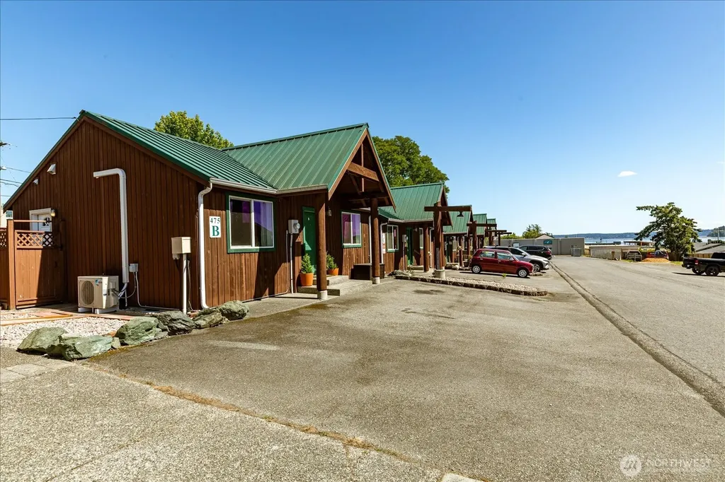 475 SE Barrington Drive Oak Harbor WA 98277