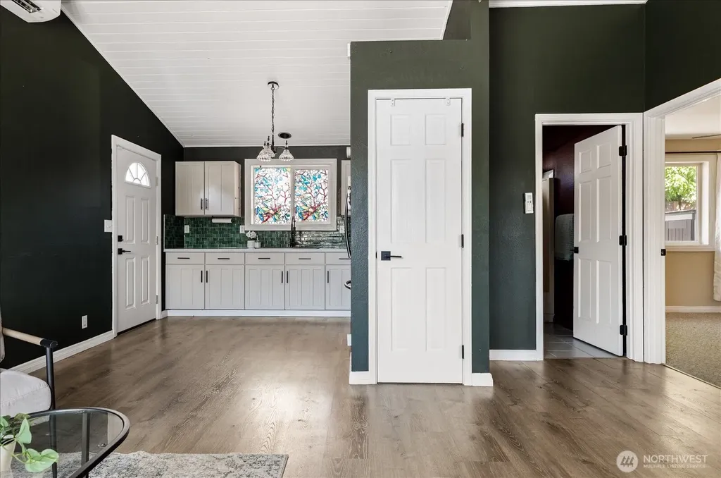 475 SE Barrington Drive Oak Harbor WA 98277