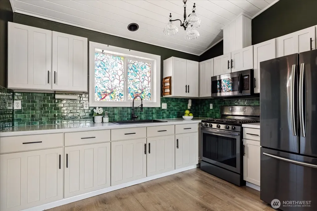 475 SE Barrington Drive Oak Harbor WA 98277