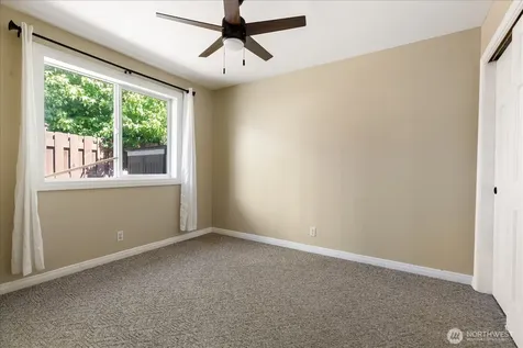 475 SE Barrington Drive Oak Harbor WA 98277
