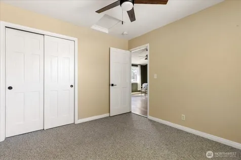 475 SE Barrington Drive Oak Harbor WA 98277