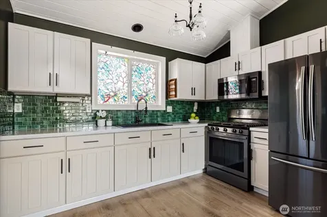 475 SE Barrington Drive Oak Harbor WA 98277