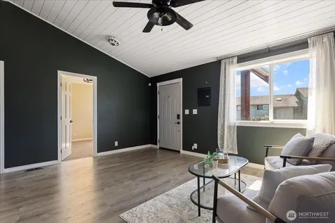 475 SE Barrington Drive Oak Harbor WA 98277