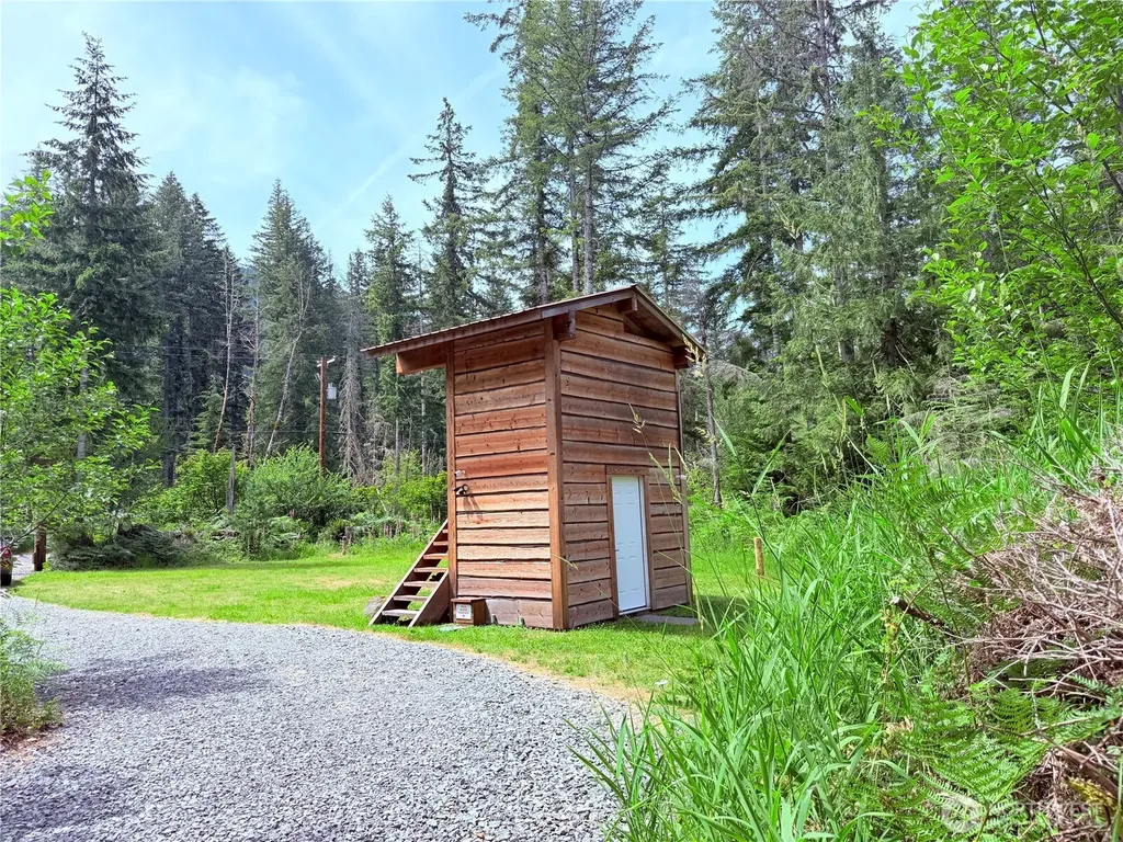 277 Skate Creek Road N Ashford WA 98304