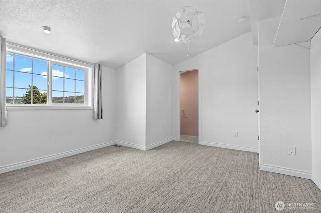 16405 86th Street E Sumner WA 98390