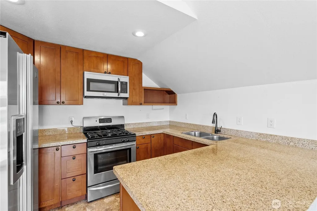 16405 86th Street E Sumner WA 98390