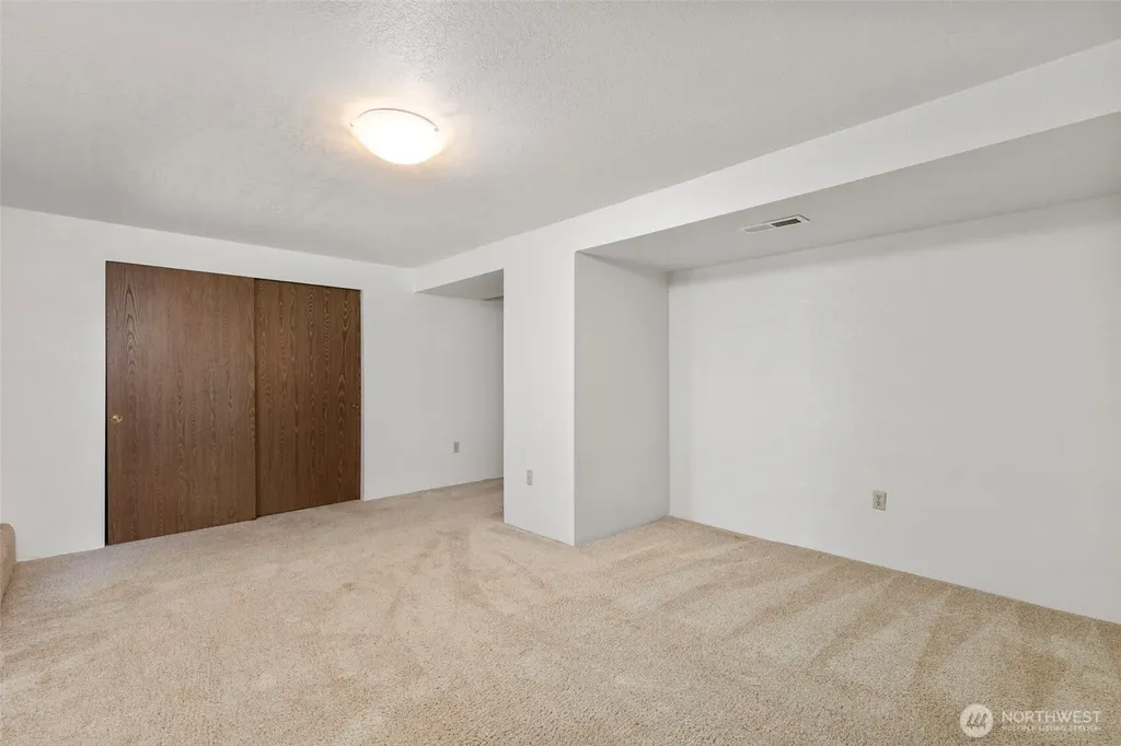960 NE Melanie Court Bremerton WA 98311