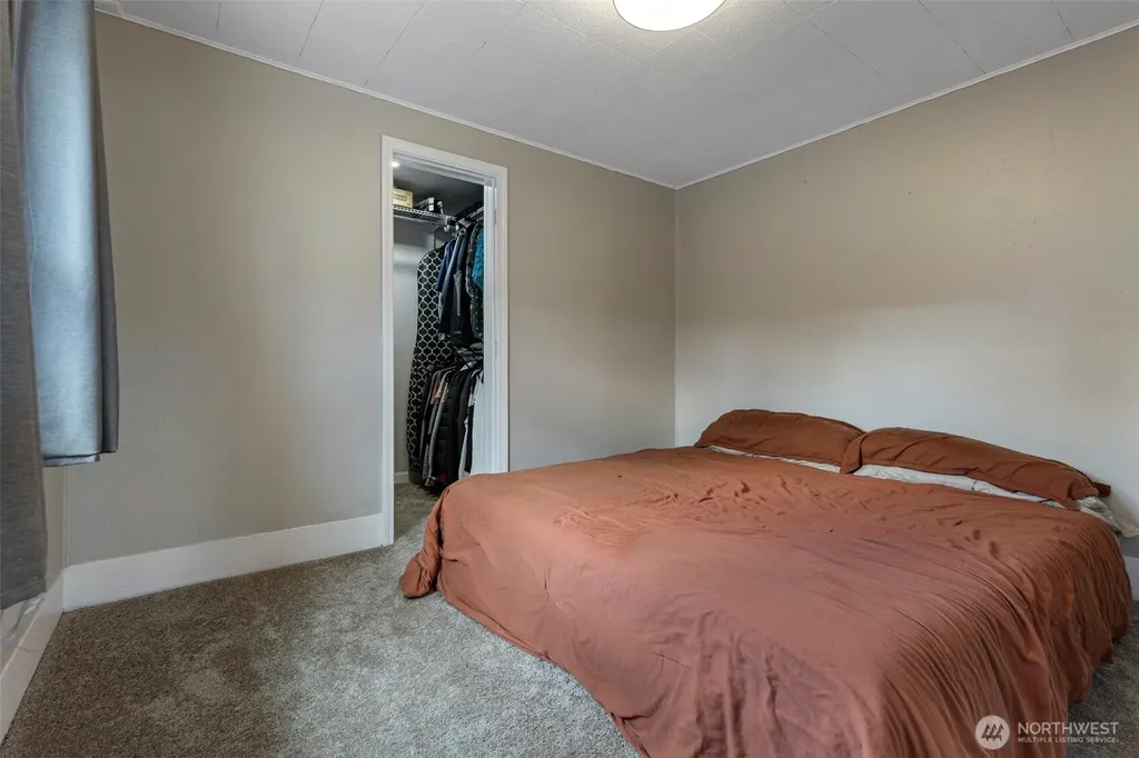 706 Harrison Street Sumner WA 98390