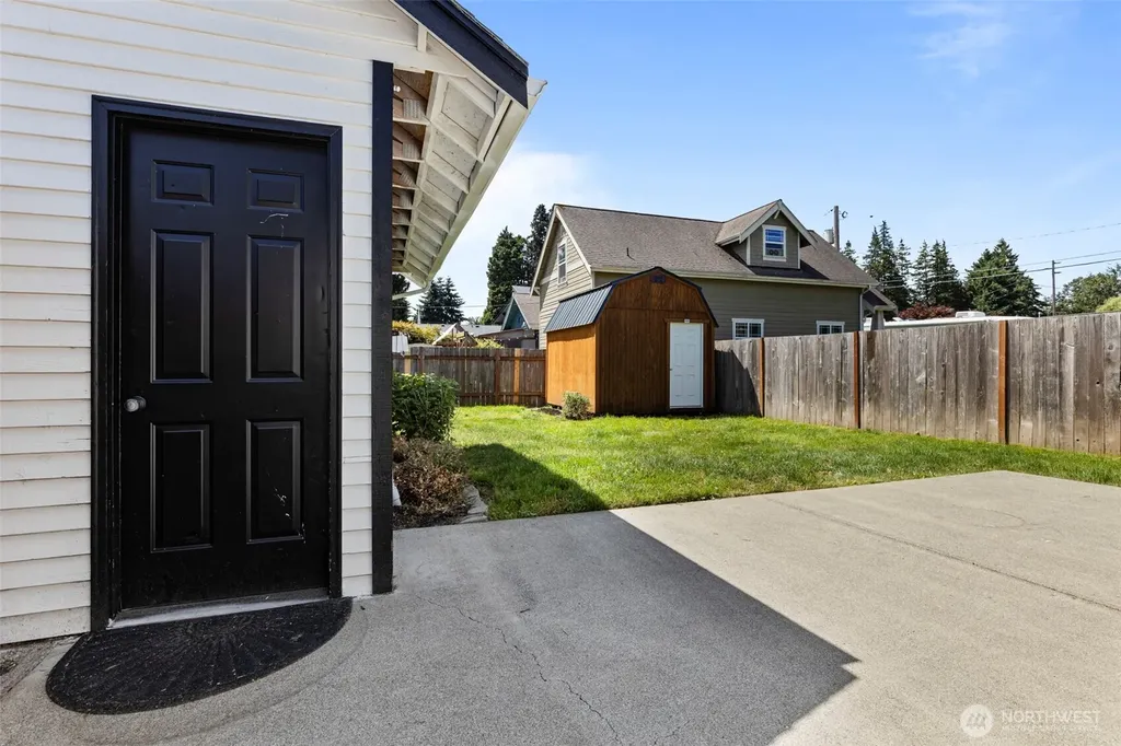 706 Harrison Street Sumner WA 98390