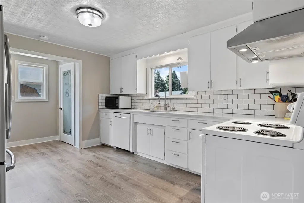 706 Harrison Street Sumner WA 98390